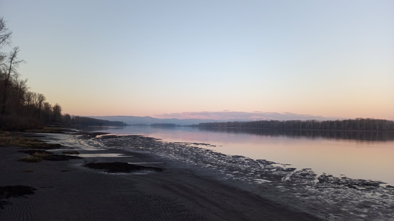 Columbia River from Sauvie Island at sunset, Looking north, 2/2022